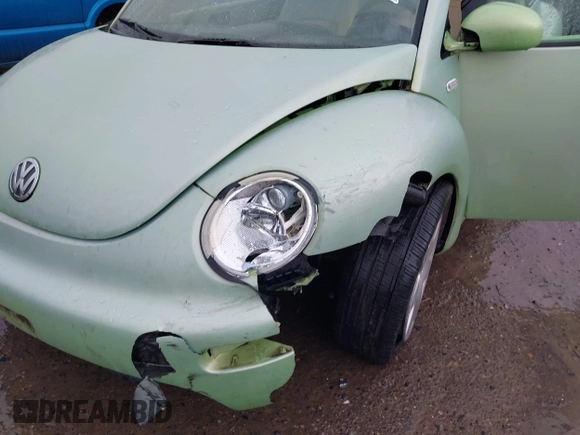 2001 Volkswagen Beetle GLX with VIN 3VWDD21CX1M463267, listed as a IAAI auction lot 41980454 with 120,178 mi miles and . Bid and sale history available at DreamBid. Image 13.