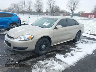2012 Chevrolet Impala Police Police with VIN 2G1WD5E30C1256655, listed as a IAAI auction lot 41380317 with 108,530 mi miles. Bid and sale history available at carsss.com. Image 2.