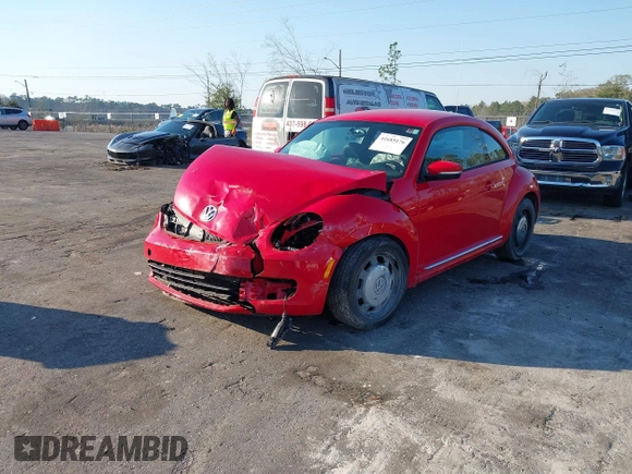 2013 Volkswagen Beetle Fender Edition z VIN 3VWJP7AT8DM674981, wystawiony jako IAAI lot #41685176 z przebiegiem 65 283 mil mil oraz . Historia ofert i sprzedaży dostępna na DreamBid. Obrazek 18.