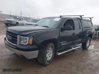 2007 GMC Sierra 1500 SLE1 with VIN 1GTEK19J67Z609486, listed as a IAAI auction lot 41558425 with 289,093 mi miles. Bid and sale history available at carsss.com. Image 2.
