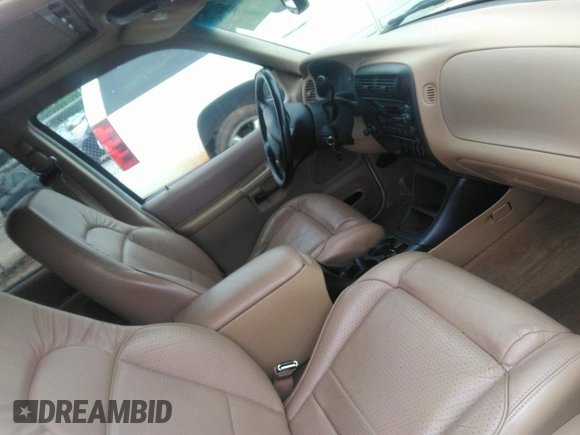 1997 Ford Explorer XLT z VIN 1FMDU35P5VUD09276, wystawiony jako IAAI lot #42221438 z przebiegiem 152 881 mil mil oraz . Historia ofert i sprzedaży dostępna na DreamBid. Obrazek 5.