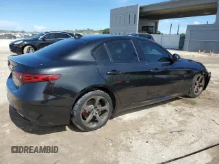 2017 Alfa Romeo Giulia with VIN ZARFAEBN7H7531217, listed as a Copart auction lot 60130275 with 91,768 mi miles and Salvage title. Bid and sale history available at DreamBid. Image 3.