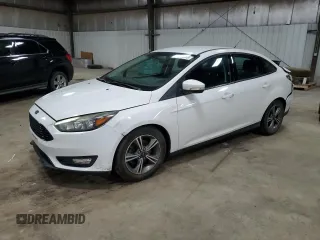2016 Ford Focus SE z VIN 1FADP3FE8GL324863, wystawiony jako Copart lot #55539285 z przebiegiem 135 245 mil mil oraz Szkoda całkowita • Salvage title. Historia ofert i sprzedaży dostępna na DreamBid. Obrazek 1.