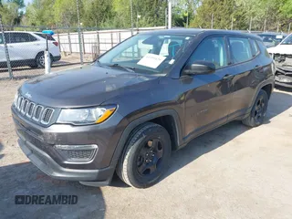 2020 Jeep Compass Sport z VIN 3C4NJCAB9LT220023, wystawiony jako IAAI lot #41999428 z przebiegiem 83 374 mil mil oraz . Historia ofert i sprzedaży dostępna na DreamBid. Obrazek 17.