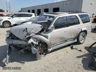 1998 Toyota 4Runner with VIN JT3GN87R2W0083575, listed as a Copart auction lot 44762045 with 239,479 mi miles and Salvage Title. Bid and sale history available at carsss.com. Image 1.