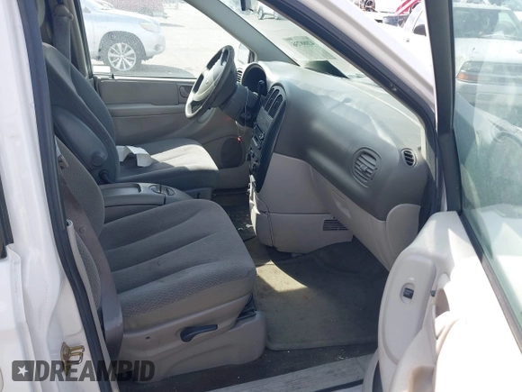 2006 Dodge Caravan SXT with VIN 1D4GP45R96B728828, listed as a IAAI auction lot 42088736 with 138,028 mi miles and . Bid and sale history available at DreamBid. Image 5.
