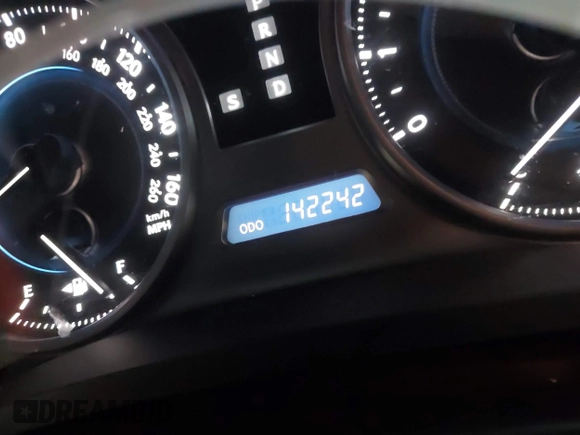 2010 Lexus IS with VIN JTHBF5C29A5109481, listed as a IAAI auction lot 41293525 with 142,242 mi miles. Bid and sale history available at carsss.com. Image 15.