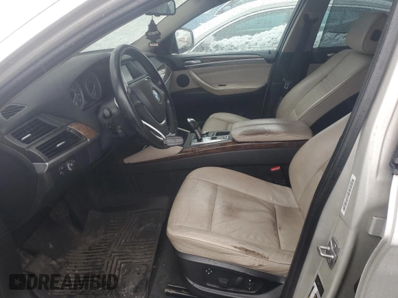 2010 BMW X6 xDrive35i z VIN 5UXFG4C51AL225532, wystawiony jako Copart lot #87133284 z przebiegiem 190 450 mil mil oraz Czysty tytuł • Clean title. Historia ofert i sprzedaży dostępna na DreamBid. Obrazek 7.