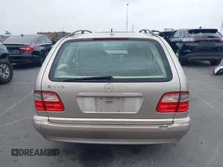 2000 Mercedes-Benz E 320 with VIN WDBJH65J8YA981779, listed as a IAAI auction lot 42107928 with 276,090 mi miles and . Bid and sale history available at DreamBid. Image 16.