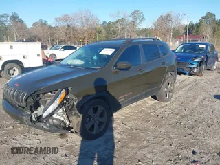 2016 Jeep Cherokee Latitude with VIN 1C4PJMCS4GW279721, listed as a IAAI auction lot 41463929 with 89,205 mi miles. Bid and sale history available at carsss.com. Image 2.