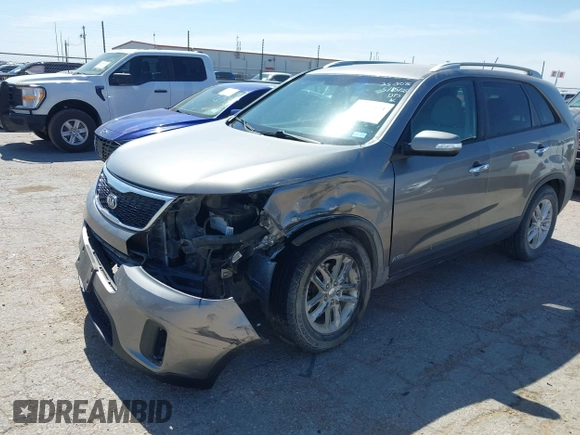 2015 Kia Sorento LX with VIN 5XYKTCA69FG584972, listed as a IAAI auction lot 42315973 with 165,907 mi miles and . Bid and sale history available at DreamBid. Image 17.