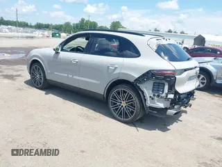2022 Porsche Cayenne с VIN WP1AA2AY2NDA05622, выставлен на аукционе IAAI как лот 42684024 с пробегом 41 715 миль миль и . История ставок и продаж доступна на DreamBid. Изображение 3.