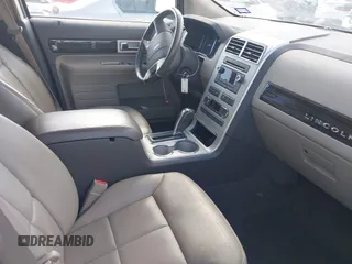 2008 Lincoln MKX with VIN 2LMDU68C38BJ12714, listed as a IAAI auction lot 40894971 with 65,582 mi miles. Bid and sale history available at carsss.com. Image 5.
