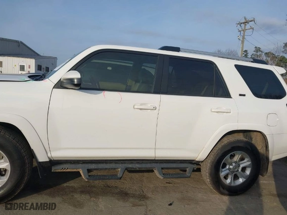 2021 Toyota 4Runner SR5 with VIN JTEEU5JR3M5239888, listed as a IAAI auction lot 41503559 with 154,147 mi miles. Bid and sale history available at carsss.com. Image 14.