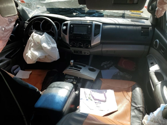 2015 Toyota Tacoma PreRunner with VIN 3TMJU4GN9FM187570, listed as a Copart auction lot 54339785 with Not provided miles and Salvage title. Bid and sale history available at DreamBid. Image 8.