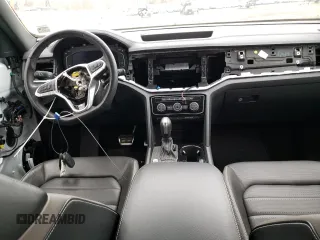 2021 Volkswagen Atlas SEL Premium R-Line with VIN 1V2FE2CA2MC206046, listed as a Copart auction lot 44449843 with 13,805 mi miles and Salvage title. Bid and sale history available at DreamBid. Image 8.