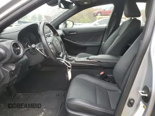2021 Lexus IS 300 z VIN JTHCA1D26M5117150, wystawiony jako Copart lot #52930965 z przebiegiem 16 858 mil mil oraz Szkody całkowita. Historia ofert i sprzedaży dostępna na DreamBid. Obrazek 7.