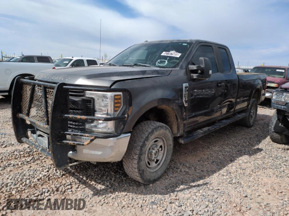 2019 Ford F-250 XL z VIN 1FT7X2B67KEC11385, wystawiony jako Copart lot #52757505 z przebiegiem 160 083 mil mil oraz Czysty tytuł • Clean title. Historia ofert i sprzedaży dostępna na DreamBid. Obrazek 1.