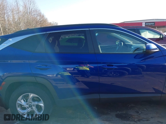 2024 Hyundai Tucson SEL with VIN 5NMJBCDE4RH334082, listed as a IAAI auction lot 41493611 with 10,441 mi miles and . Bid and sale history available at carsss.com. Image 13.
