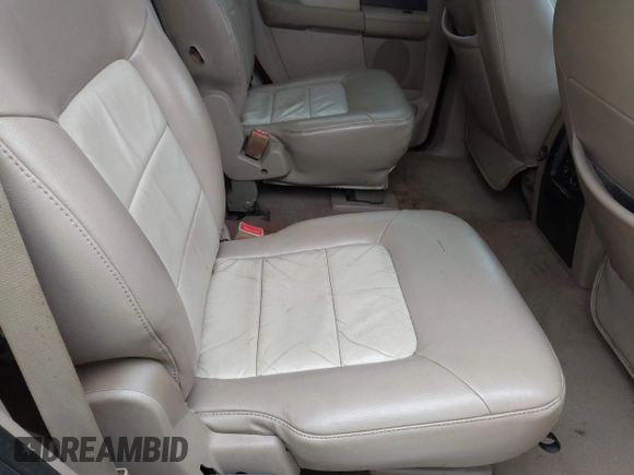 2004 Ford Expedition Eddie Bauer z VIN 1FMFU17L94LB14843, wystawiony jako IAAI lot #41379781 z przebiegiem 256 283 mil mil oraz . Historia ofert i sprzedaży dostępna na DreamBid. Obrazek 8.