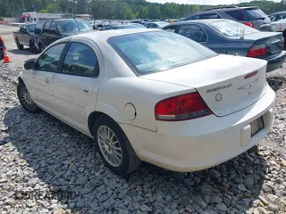 2005 Chrysler Sebring z VIN 1C3EL46X65N541688, wystawiony jako IAAI lot #42375607 z przebiegiem 220 495 mil mil oraz . Historia ofert i sprzedaży dostępna na DreamBid. Obrazek 3.