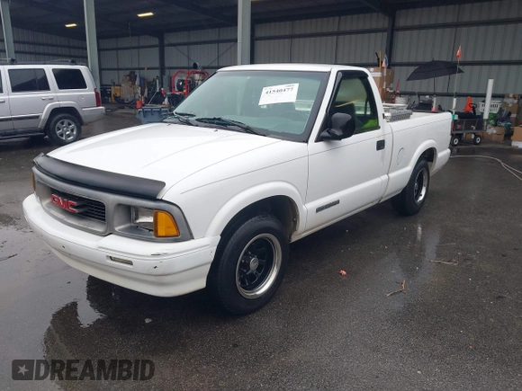 1997 GMC Sonoma SLS with VIN 1GTCS14X9V8506598, listed as a IAAI auction lot 41540477 with 205,481 mi miles. Bid and sale history available at carsss.com. Image 2.