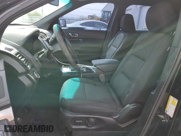 2016 Ford Police Interceptor Utility z VIN 1FM5K8AT9GGB73827, wystawiony jako Copart lot #56400145 z przebiegiem 154 496 mil mil oraz Szkoda całkowita • Salvage title. Historia ofert i sprzedaży dostępna na DreamBid. Obrazek 7.