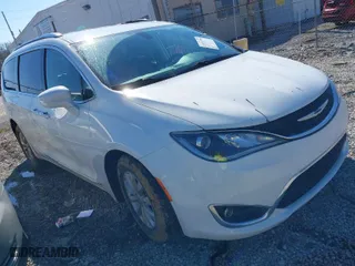 2018 Chrysler Pacifica Touring L with VIN 2C4RC1BG7JR129066, listed as a IAAI auction lot 41574775 with 145,274 mi miles. Bid and sale history available at carsss.com. Image 1.