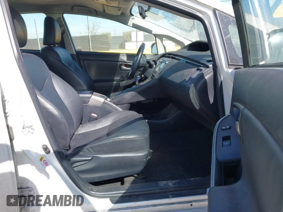 2015 Toyota Prius Four with VIN JTDKN3DU3F0421146, listed as a IAAI auction lot 41688145 with 122,750 mi miles. Bid and sale history available at carsss.com. Image 5.