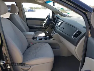 2020 Kia Sedona EX with VIN KNDMB5C18L6581794, listed as a IAAI auction lot 41767614 with 131,009 mi miles. Bid and sale history available at carsss.com. Image 5.
