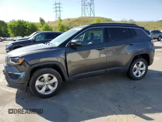 2018 Jeep Compass Latitude с VIN 3C4NJDBB1JT315242, выставлен на аукционе Copart как лот 64333865 с пробегом 54 702 миль миль и Списание • Salvage title. История ставок и продаж доступна на DreamBid. Изображение 1.
