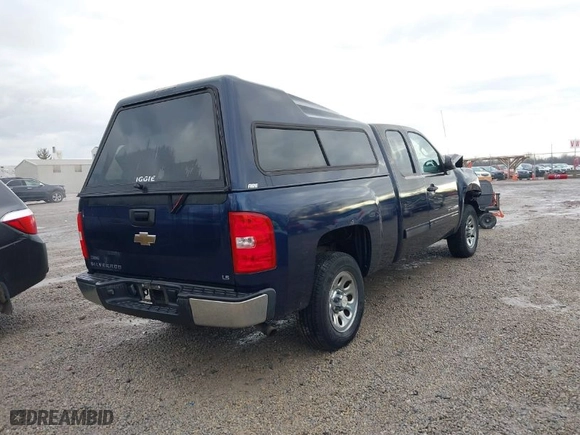 2011 Chevrolet Silverado 1500 LS with VIN 1GCRCREA6BZ352387, listed as a IAAI auction lot 41661151 with 112,523 mi miles. Bid and sale history available at carsss.com. Image 4.
