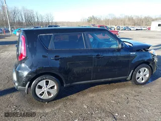 2015 Kia Soul with VIN KNDJN2A20F7793818, listed as a IAAI auction lot 41851307 with 97,481 mi miles. Bid and sale history available at carsss.com. Image 13.