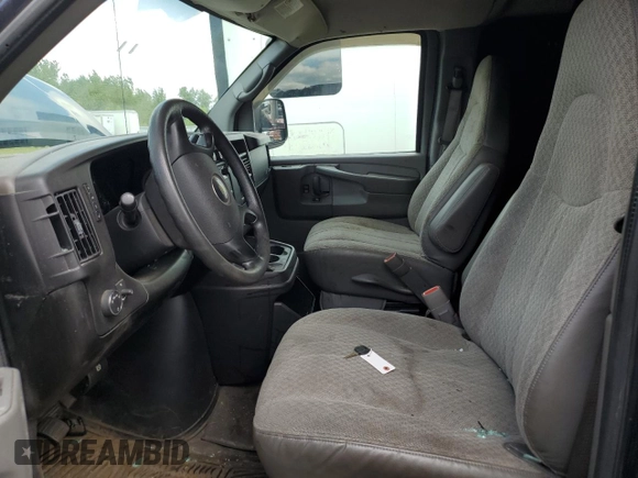 2008 Chevrolet Express Cargo Van with VIN 1GCGG25C881134558, listed as a Copart auction lot 67207324 with 54,369 mi miles and Salvage Title. Bid and sale history available at carsss.com. Image 7.