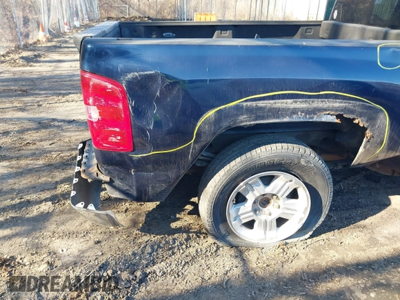2008 Chevrolet Silverado 1500 1LT with VIN 2GCEC19J081208622, listed as a IAAI auction lot 41684612 with 253,258 mi miles and . Bid and sale history available at DreamBid. Image 6.