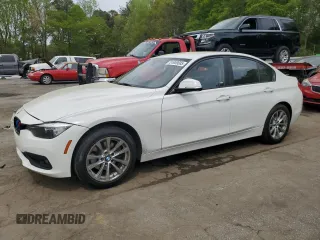 2017 BMW 3 Series 320i z VIN WBA8E1G34HNU17918, wystawiony jako Copart lot #51909685 z przebiegiem 149 772 mil mil oraz Szkody całkowita. Historia ofert i sprzedaży dostępna na DreamBid. Obrazek 1.