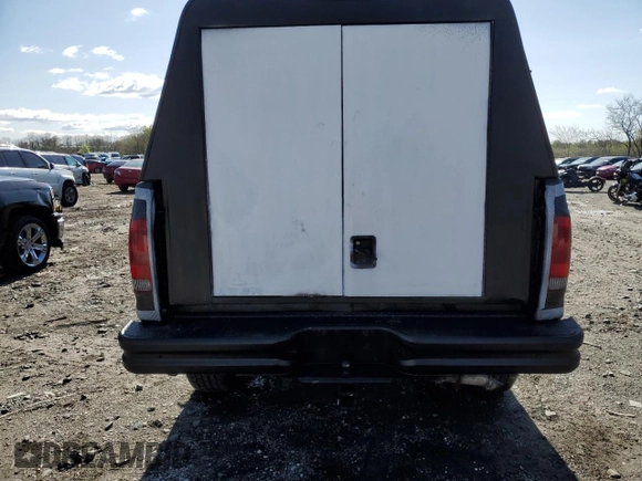 1999 Ford F-250 XL with VIN 1FTNX21L5XEA67499, listed as a Copart auction lot 50822095 with 480,067 mi miles and Salvage title. Bid and sale history available at DreamBid. Image 6.