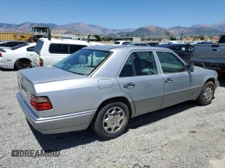 1994 Mercedes-Benz E 320 with VIN WDBEA32E7RC050885, listed as a Copart auction lot 56667795 with 175,701 mi miles and Clean Title. Bid and sale history available at DreamBid. Image 3.