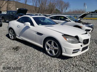 2015 Mercedes-Benz SLK-Class SLK 250 with VIN WDDPK4HA5FF099049, listed as a Copart auction lot 49161835 with 93,759 mi miles and Clean Title. Bid and sale history available at carsss.com. Image 4.