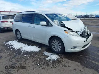 2011 Toyota Sienna XLE AAS with VIN 5TDYK3DC8BS045352, listed as a IAAI auction lot 41401955 with 142,492 mi miles. Bid and sale history available at carsss.com. Image 1.