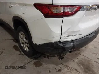 2019 Chevrolet Traverse LS with VIN 1GNEVFKW0KJ160976, listed as a IAAI auction lot 41545691 with 103,905 mi miles. Bid and sale history available at carsss.com. Image 6.