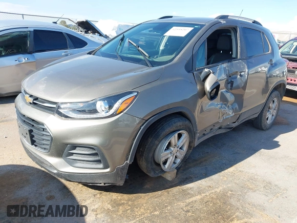 2022 Chevrolet Trax LT with VIN KL7CJPSM0NB568096, listed as a IAAI auction lot 42595207 with 30,128 mi miles and . Bid and sale history available at DreamBid. Image 2.