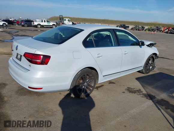 2018 Volkswagen Jetta SEL с VIN 3VWL17AJ2JM252094, выставлен на аукционе IAAI как лот 41397575 с пробегом 57 983 миль миль и . История ставок и продаж доступна на DreamBid. Изображение 4.