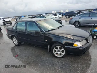 2000 Volvo S70 z VIN YV1LS61J3Y2668760, wystawiony jako Copart lot #86589334 z przebiegiem 147 183 mil mil oraz Czysty tytuł • Clean title. Historia ofert i sprzedaży dostępna na DreamBid. Obrazek 4.
