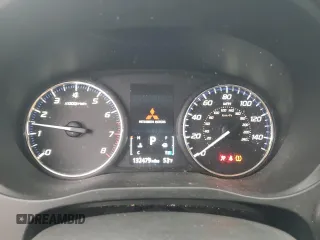 2018 Mitsubishi Outlander ES z VIN JA4AD2A36JZ063303, wystawiony jako Copart lot #58082995 z przebiegiem 132 479 mil mil oraz Czysty tytuł • Clean title. Historia ofert i sprzedaży dostępna na DreamBid. Obrazek 9.