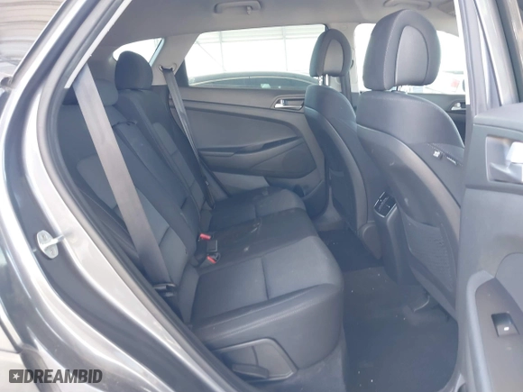 2017 Hyundai Tucson Value with VIN KM8J33A23HU472898, listed as a IAAI auction lot 41634205 with 81,690 mi miles. Bid and sale history available at carsss.com. Image 8.