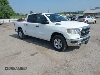 2023 Ram 1500 Big Horn z VIN 1C6SRFFT1PN669188, wystawiony jako IAAI lot #39476170 z przebiegiem 29 mil mil oraz . Historia ofert i sprzedaży dostępna na DreamBid. Obrazek 1.