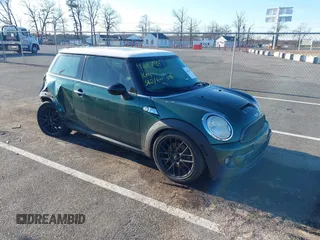 2012 MINI Hardtop S z VIN WMWSV3C5XCTY29340, wystawiony jako IAAI lot #41617869 z przebiegiem 162 676 mil mil oraz . Historia ofert i sprzedaży dostępna na DreamBid. Obrazek 1.