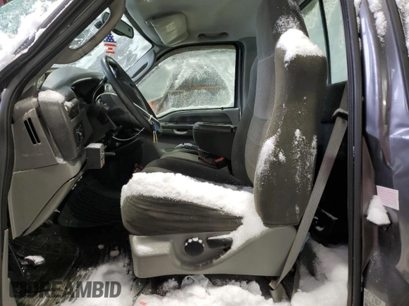 2003 Ford F-350 XL with VIN 1FTSF31LX3EB18971, listed as a Copart auction lot 42481305 with 151,750 mi miles and Salvage Title. Bid and sale history available at DreamBid. Image 7.