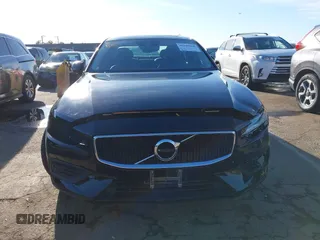 2019 Volvo S60 Momentum with VIN 7JRA22TK0KG013107, listed as a IAAI auction lot 41646660 with 29,461 mi miles. Bid and sale history available at carsss.com. Image 13.